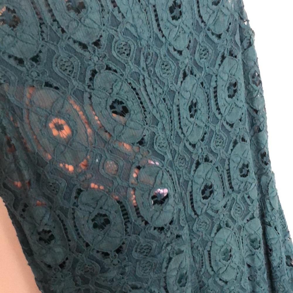 Dress - Picture 5 of 6